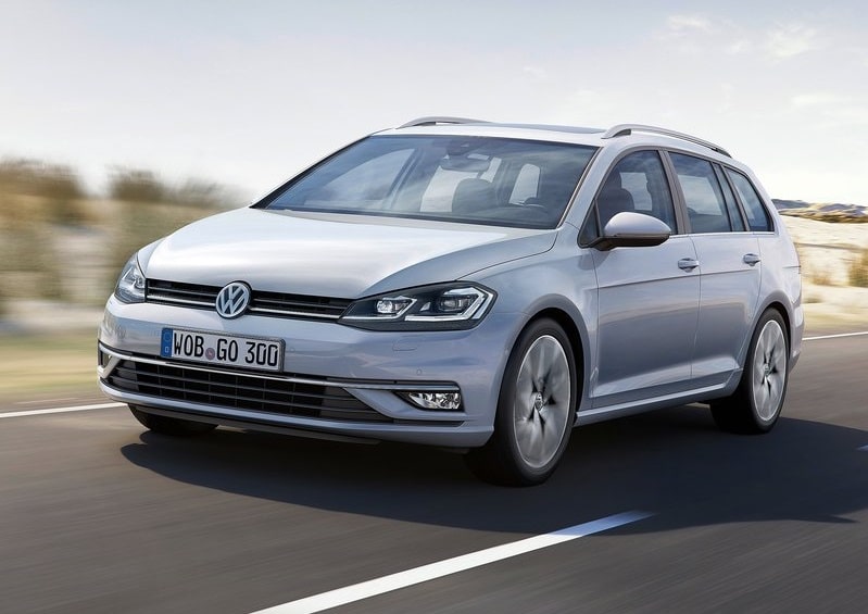 Golf Variant ön üç çeyrek sürüş görünümü