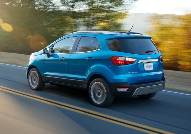 Ford EcoSport ABD sürümü arka üç çeyrek hareket görünümü