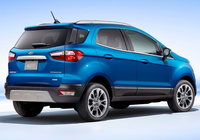 Ford EcoSport Titanium arka üç çeyrek stüdyo görünümü