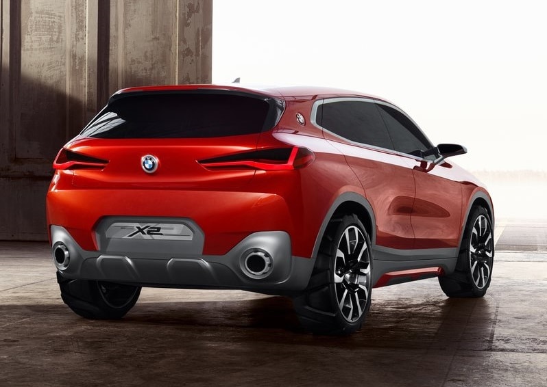 BMW X2 konsept yan profil ve büyük jantlar