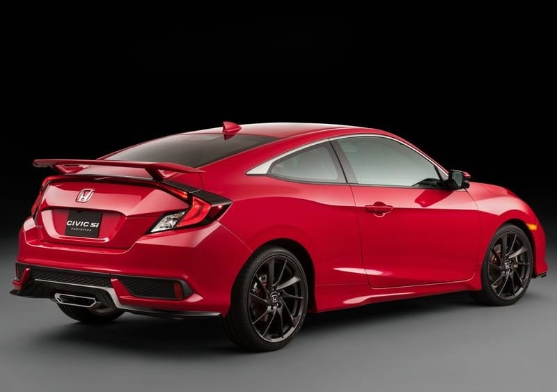 Honda Civic Si prototipi arkadan üç çeyrek görünüm