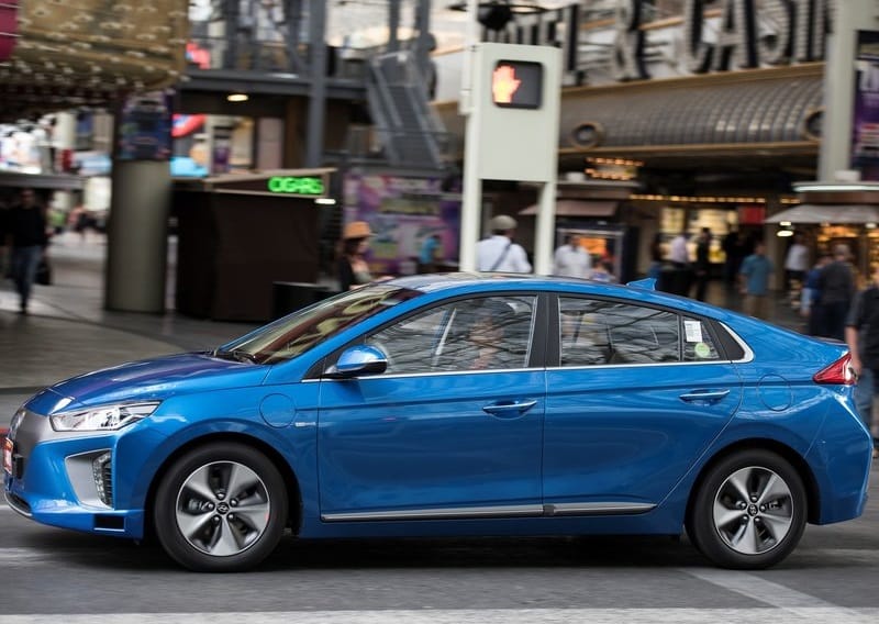Hyundai Ioniq otonom prototipi yan görünüm