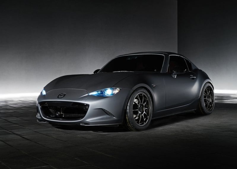 Mazda MX-5 RF Kuro konsepti ön üç çeyrek görünüm