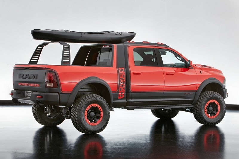 Mopar Ram Power Wagon arkadan yan görünüm