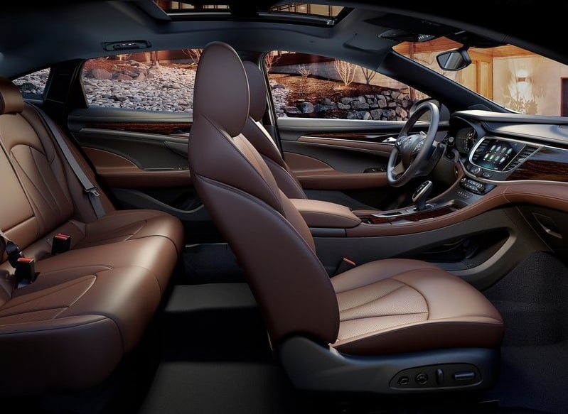 Buick LaCrosse ön ve arka koltukları
