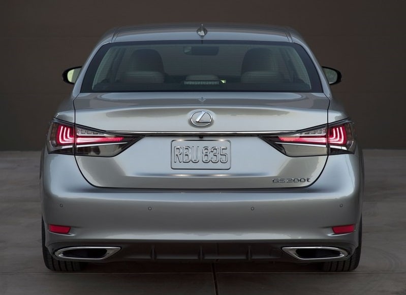Lexus GS sedan gövde görünümü