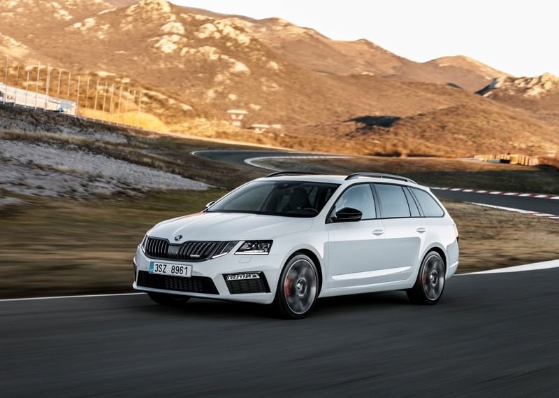 Skoda Octavia Combi RS yan profil