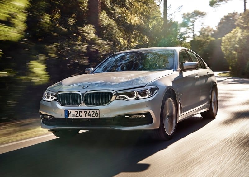 BMW 530e iPerformance yan profil