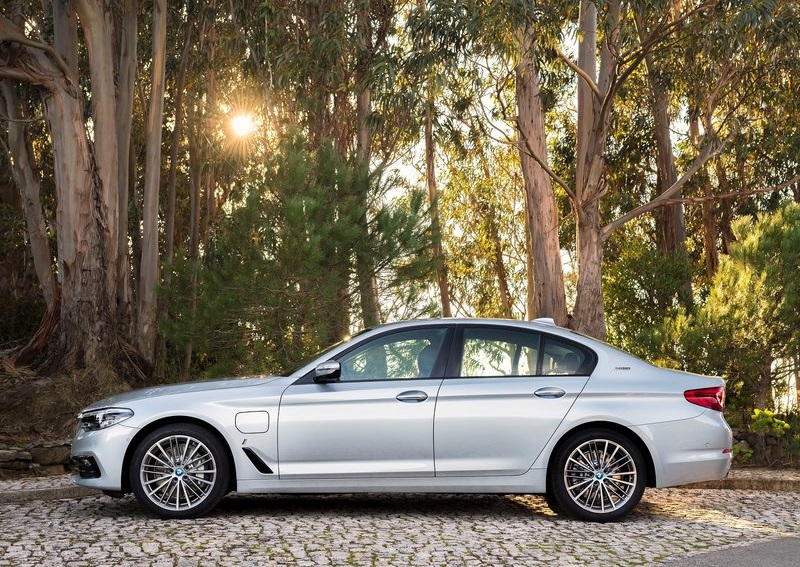BMW 530e iPerformance gövde ve eDrive ayrıntıları