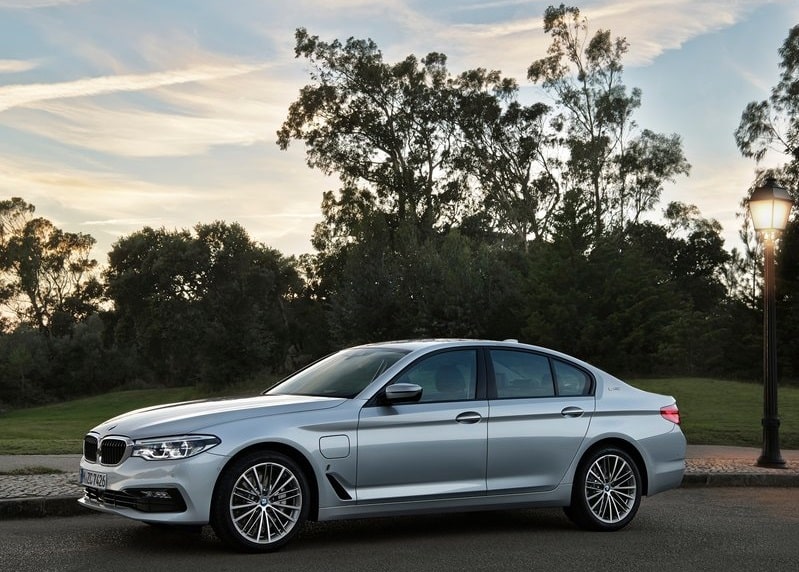 BMW 530e iPerformance şarj edilebilir hibrit sedan