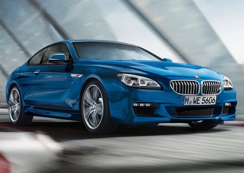 BMW 6 Series Coupe yol üzerinde ön yan görünüm