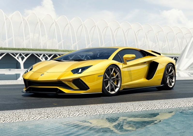 Lamborghini Aventador S arka bölüm detayları