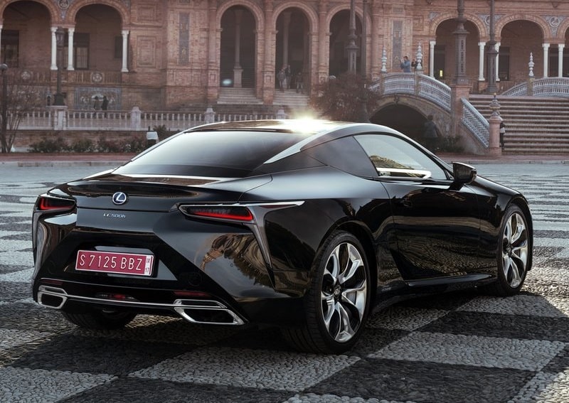 Lexus LC 500h kokpit