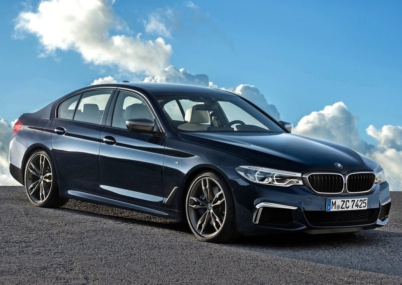 M550i xDrive ön ve yan tasarım görünümü