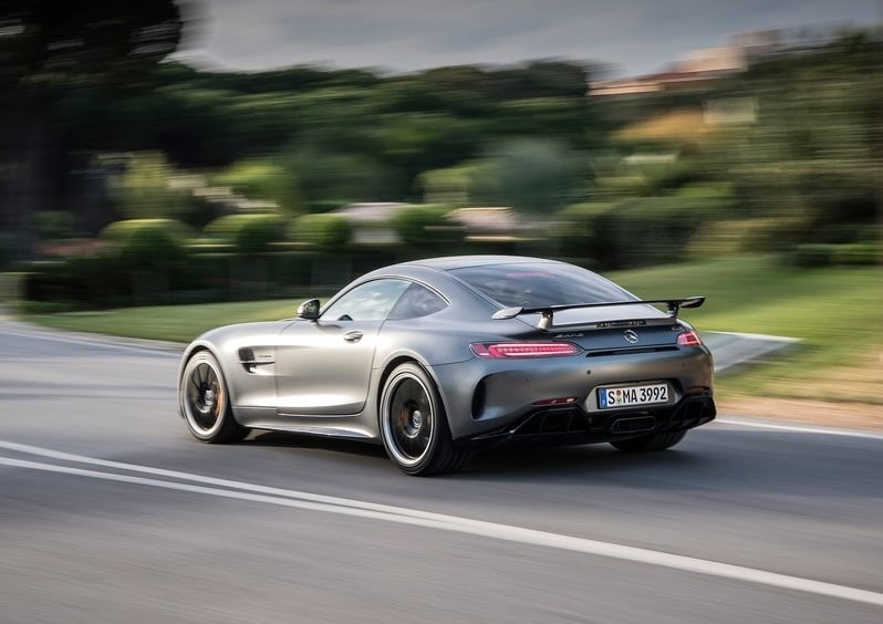 Mercedes-AMG GT R arka üç çeyrek görünümü