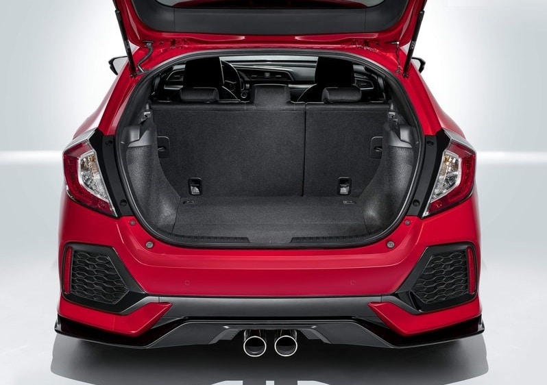 Honda Civic Hatchback açık bagaj bölümü
