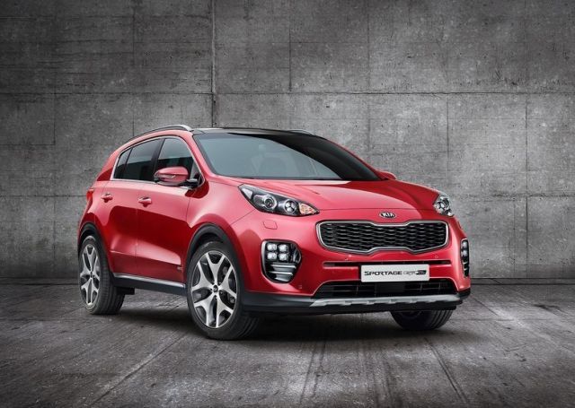 Kia Sportage ön ve yan gövde görünümü