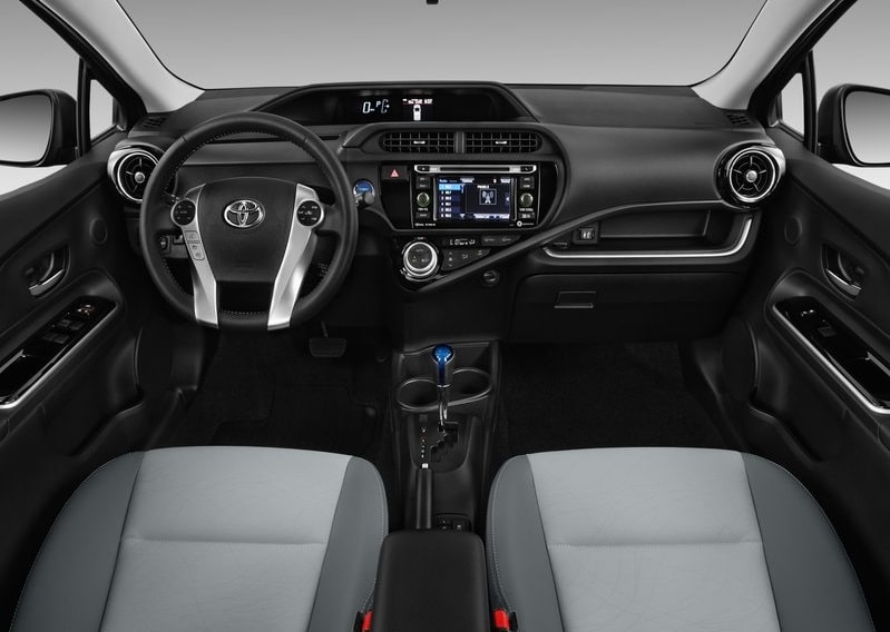 Toyota Prius C gövde ve jant detayları
