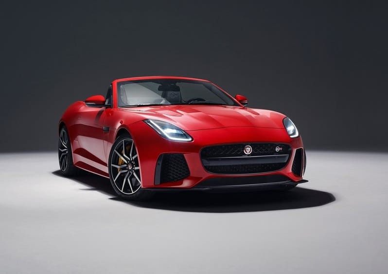 2018 Jaguar F-TYPE SVR Convertible ön üç çeyrek görünüm