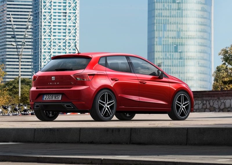 SEAT Ibiza FR arka ve yan görünümü
