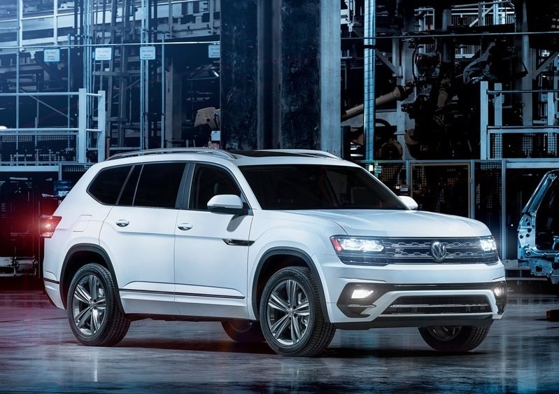 2018 Volkswagen Atlas R-Line ön üç çeyrek görünümü