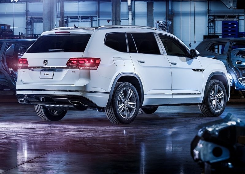 Volkswagen Atlas R-Line yan profil ve alaşım jant görünümü