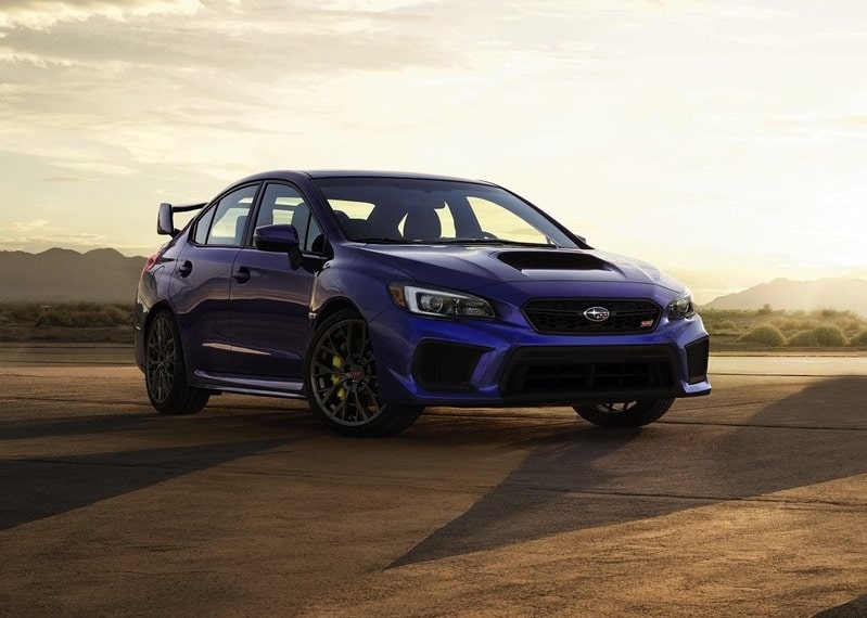 2018 Subaru WRX STI ön üç çeyrek görünümü