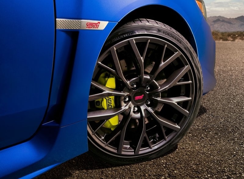Subaru WRX STI arka tasarım ve kanat