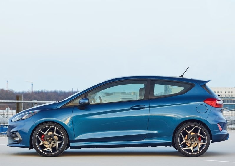 Fiesta ST arka üç çeyrek görünüm
