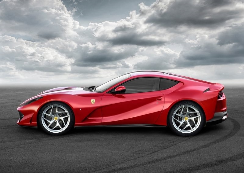 812 Superfast dış gövde detayları