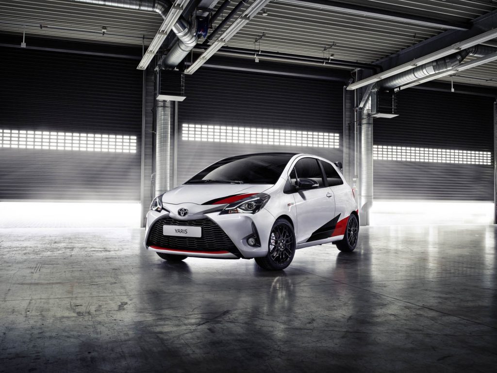 Yaris GRMN önden üç çeyrek görünüm