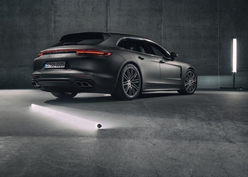 Panamera Sport Turismo yan ve arka gövde çizgisi