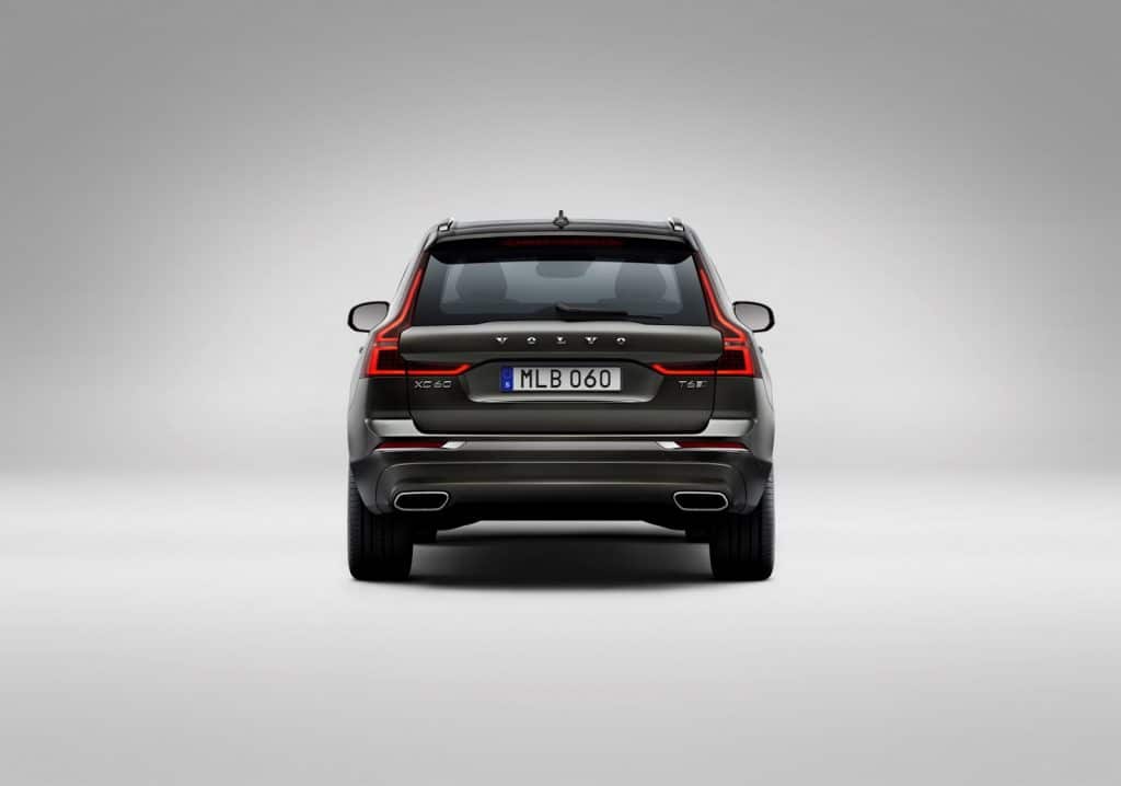 Volvo XC60 ön ve yan görünüm