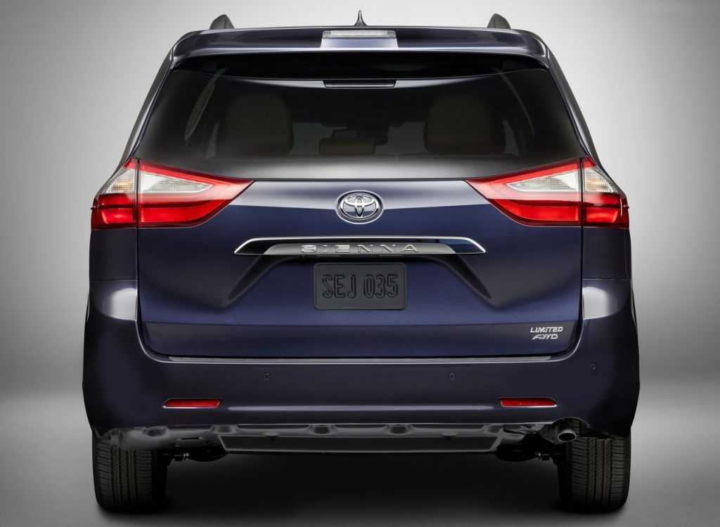 Toyota Sienna gösterge paneli ve ön konsol