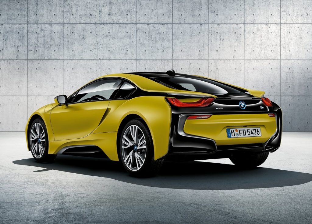 BMW i8 Protonic Frozen Yellow özel seri fotoğrafı