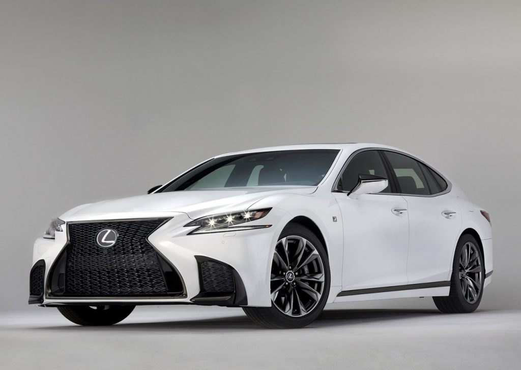 2018 Lexus LS 500 F SPORT önden üç çeyrek görünüm