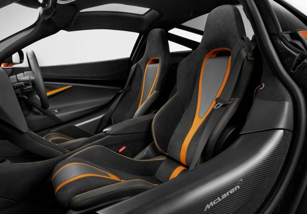 McLaren 720S kabin koltukları ve karbon fiber detaylar