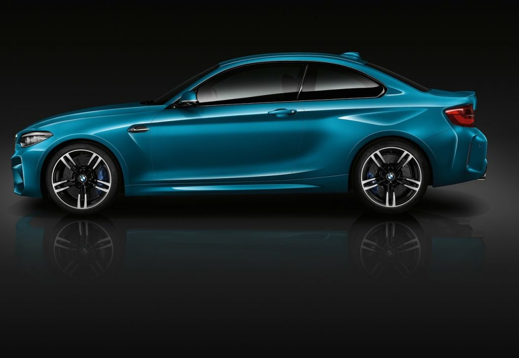 BMW M2 coupe yan profili