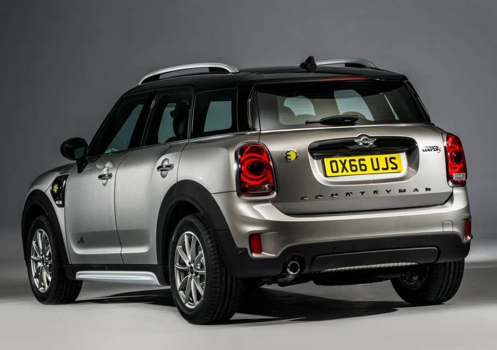 MINI Cooper S E Countryman ALL4 arkadan üç çeyrek görünüm