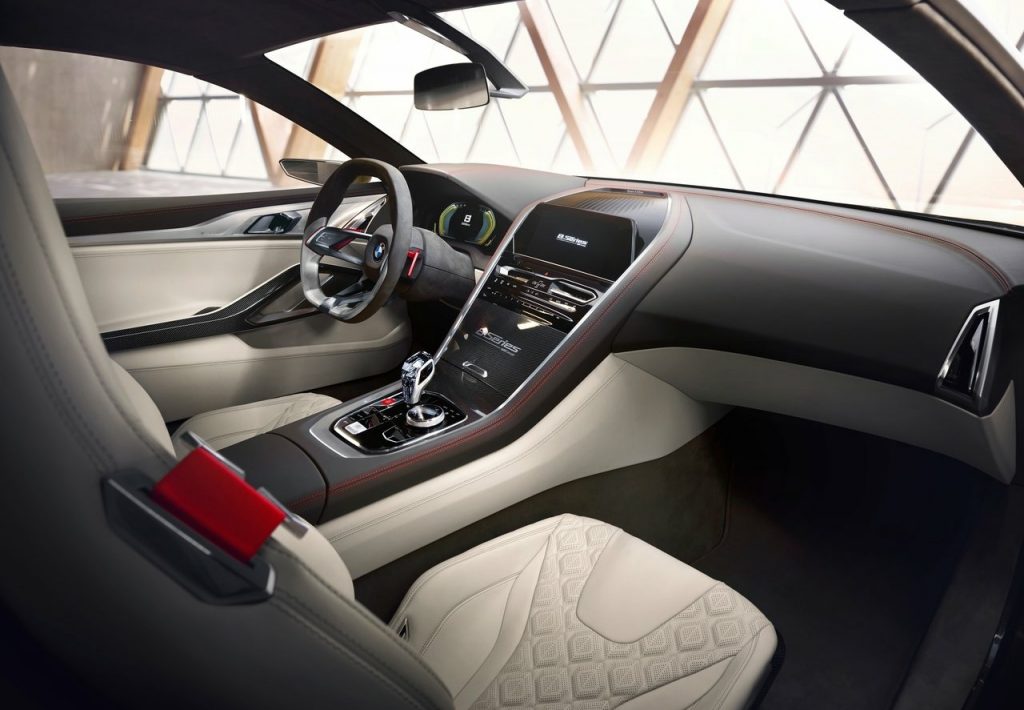 BMW Concept 8 Serisi kabin ve sürücü odaklı yerleşim