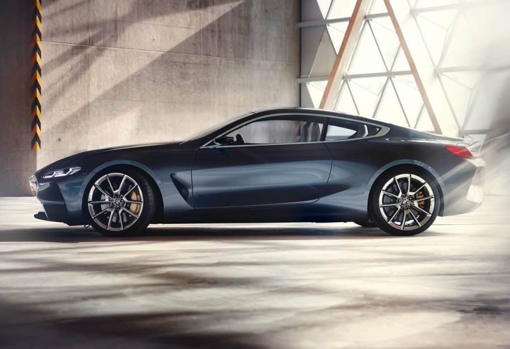 BMW Concept 8 Serisi arka üç çeyrek görünüm