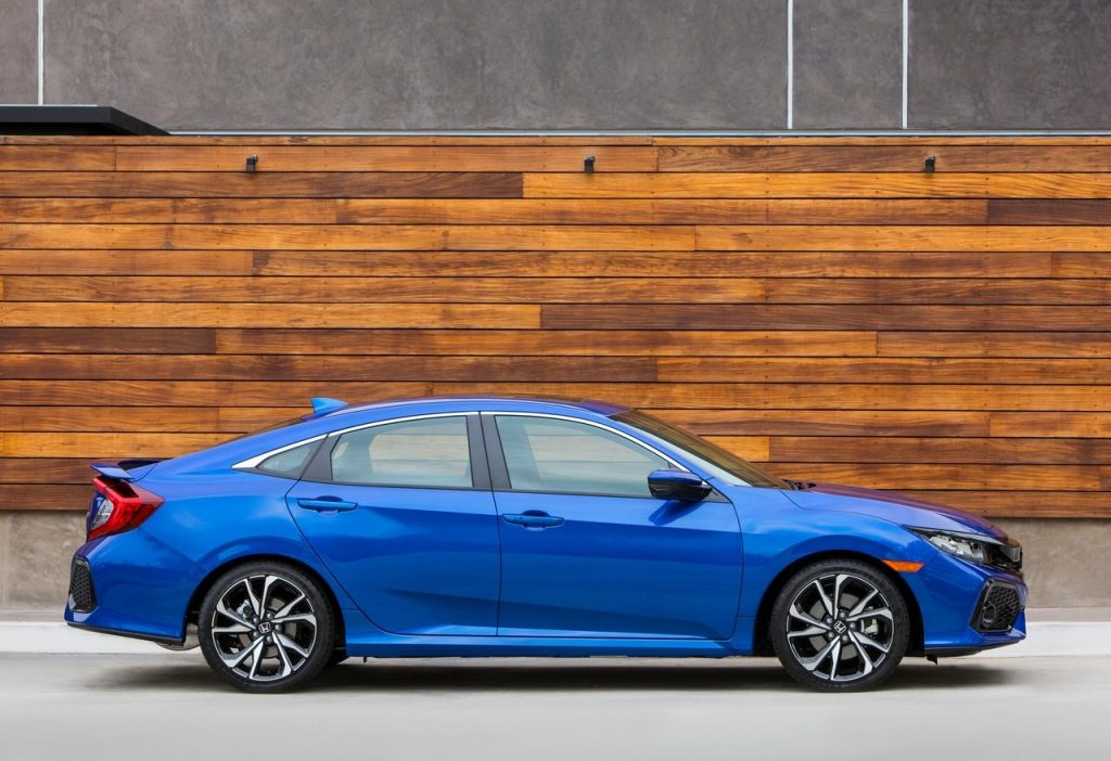 Honda Civic Si Sedan yan profil görünümü