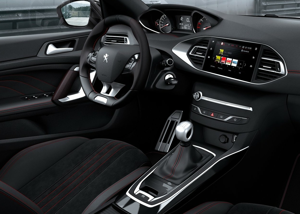 308 i-Cockpit iç mekan ve dokunmatik ekran