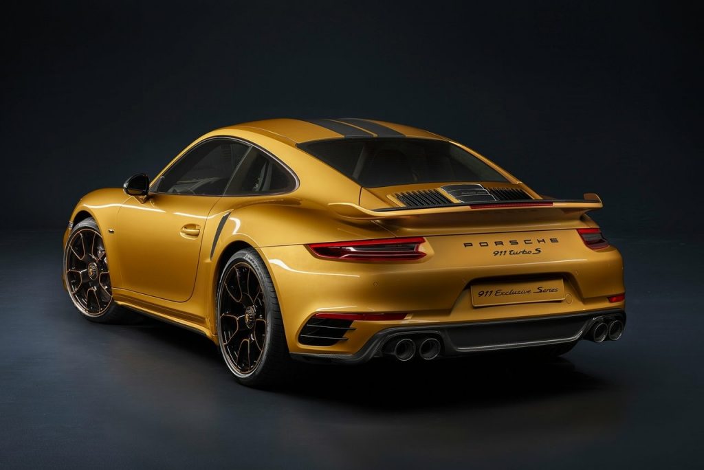911 Turbo S Exclusive Series karbon gövde detayları