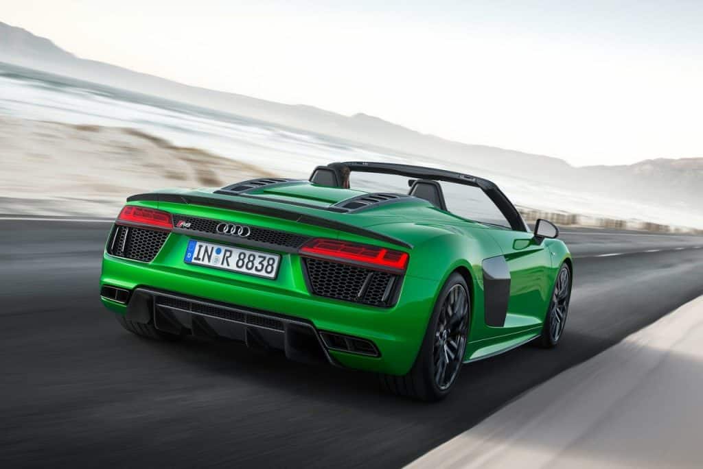 Audi R8 Spyder V10 Plus arka sürüş görünümü
