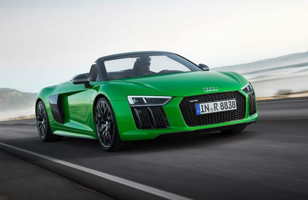 Audi R8 Spyder V10 Plus önden üç çeyrek sürüş görünümü