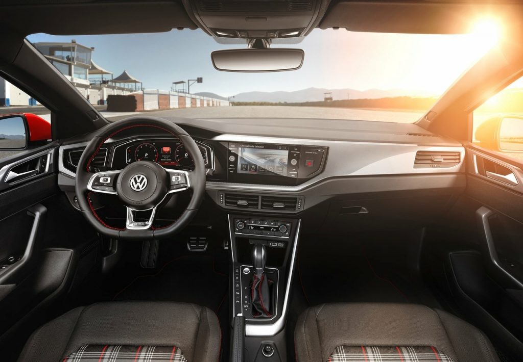Polo GTI kokpiti ve dijital gösterge paneli
