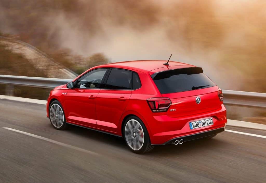 Polo GTI arkadan hareket halinde