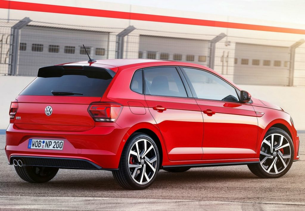Polo GTI arkadan üç çeyrek görünüm