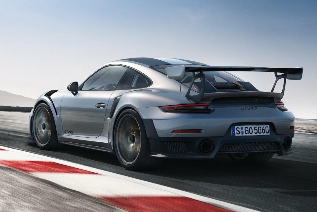 Porsche 911 GT2 RS ön bölüm ve hava girişleri